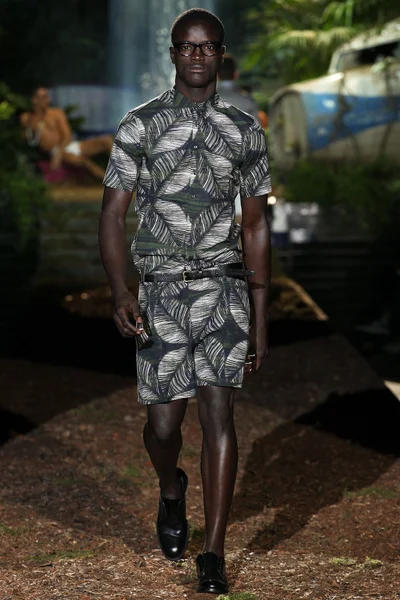 Look 24
